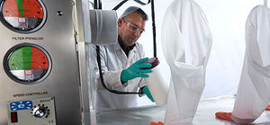 aislante clase III / para la industria farmacéutica / de distribución / de contención