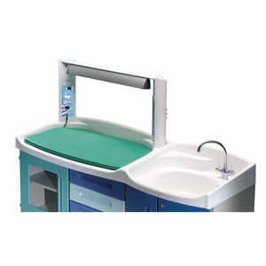 mueble cambiador con bañera / con canastillas / para hospital / con lavabo integrado