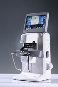 frontofocómetro automático / con medición de la transmitancia de UV / con medición de la distancia interpupilar