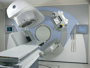 acelerador lineal de particulas radioterapia guiada por imagen / con mesa de posicionamiento robotizado