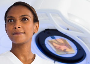 acelerador lineal de particulas radioterapia / radiocirugía estereotáxica / con mesa de posicionamiento robotizado