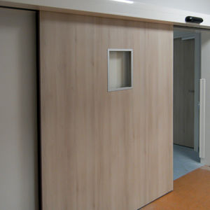 puerta de vaivén / corredera / para hospital / de vidrio