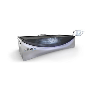 mesa de hidromasaje con chorro de agua