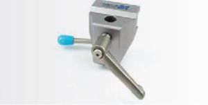 fijador para mesa de operaciones de acero inoxidable 1