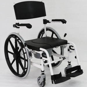 silla con orinal con reposabrazos