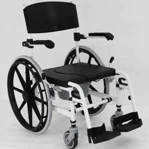 silla con orinal con reposabrazos