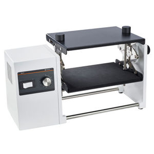 agitador de laboratorio rotativo / analógico / de mesa / aéreo