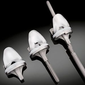 prótesis de rodilla tricompartimental