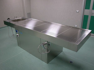 mesa de autopsia