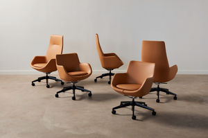 silla de oficina con reposabrazos