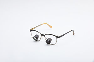 lupa quirúrgica con montura de gafas 1