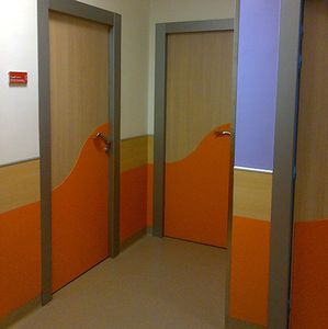 puerta de hospital
