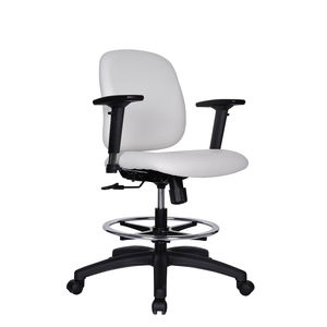 silla de oficina con reposabrazos