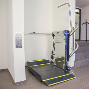 salvaescaleras para silla de ruedas