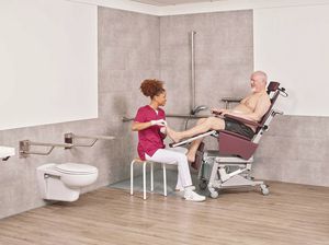 silla de ducha con reposabrazos 1
