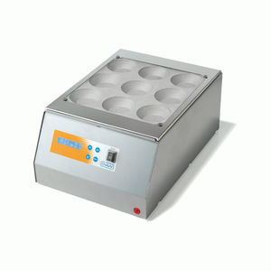 baño María termostáticamente regulado / calefactor / controlado por microprocesador