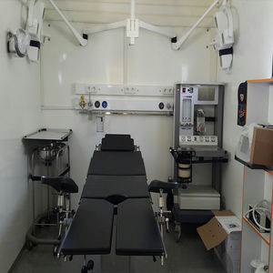 clínica móvil de remolque / con cuerpo modular independiente / veterinaria