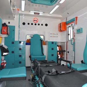 ambulancia para cuidados intensivos