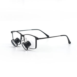 lupa quirúrgica con montura de gafas 1