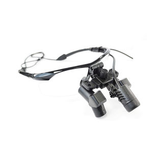 lupa quirúrgica con montura de gafas 1