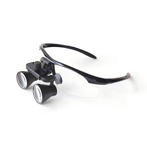 lupa quirúrgica con montura de gafas 1