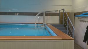 piscina de rehabilitación sobre suelo