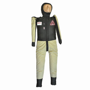 maniquí de prácticas para cuidados de urgencias