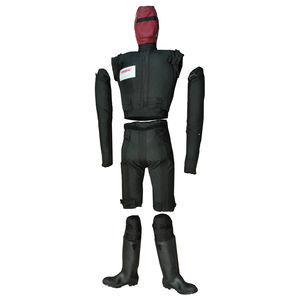 maniquí de prácticas para cuidados de urgencias