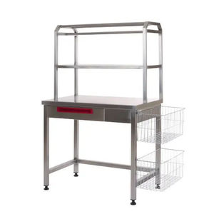 mesa de acondicionamiento de instrumental médico 1