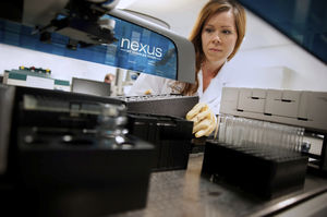 sistema de automatización de laboratorio para prueba de endotoxinas
