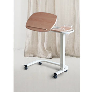 mesa de cama con ruedas 1