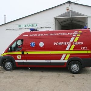 ambulancia para cuidados intensivos