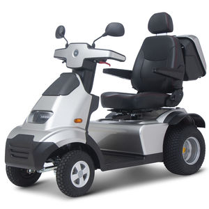 scooter para movilidad reducida con 4 ruedas