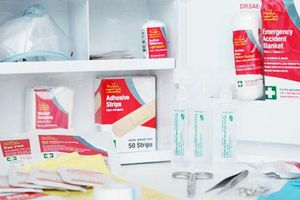 kit médico de primeros auxilios