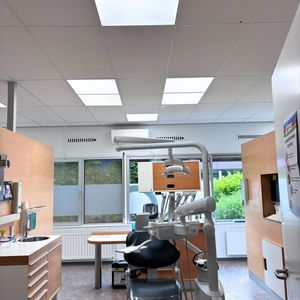 panel LED para clínica dental
