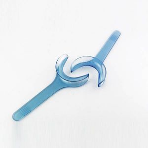 retractor mejillas