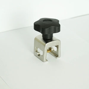 fijador para mesa de operaciones de acero inoxidable 1