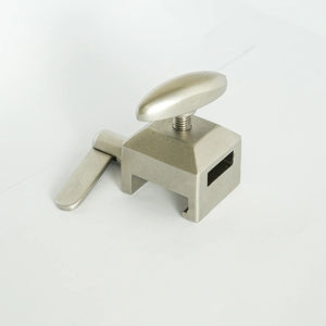 fijador para mesa de operaciones de acero inoxidable 1