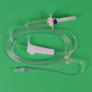 set de perfusión con conector en Y 1