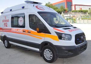 ambulancia para cuidados intensivos