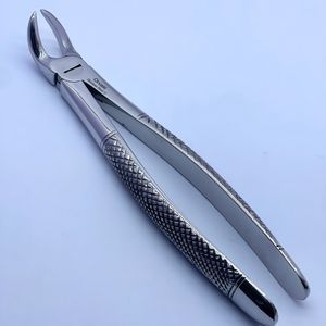 fórceps de extracción para raíz dental