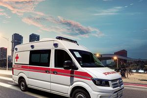 ambulancia para cuidados intensivos