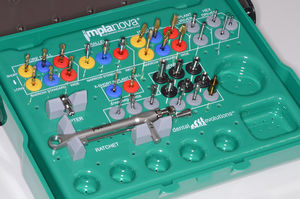 kit de instrumentos para implantología dental 1