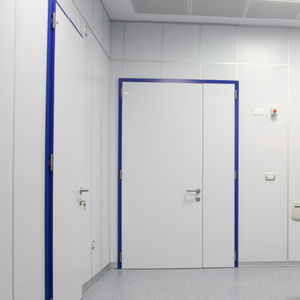 puerta de protección radiológica