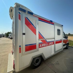 ambulancia para cuidados intensivos 1