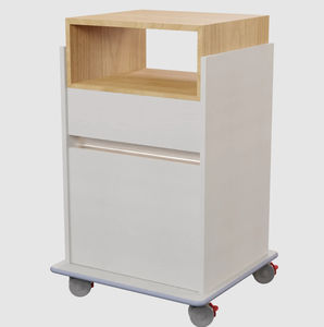 mesa de cabecera con ruedas 1