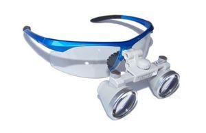 lupa quirúrgica con montura de gafas