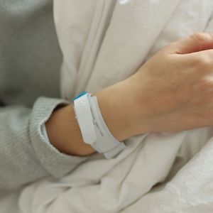brazalete de identificación