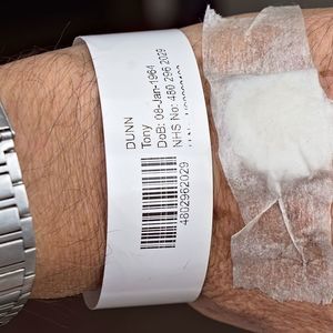 brazalete de identificación para adulto