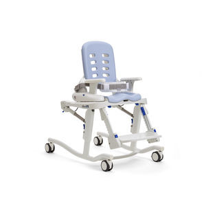 silla con orinal para personas con movilidad reducida